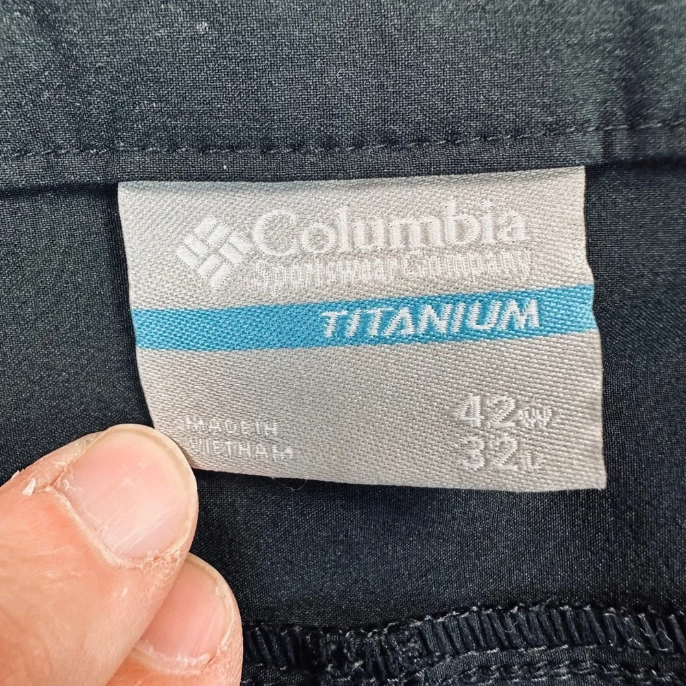 Columbia Men's 42x32 Black Titan Pass Pants Hiking Trekking Stretch Cinch Belt